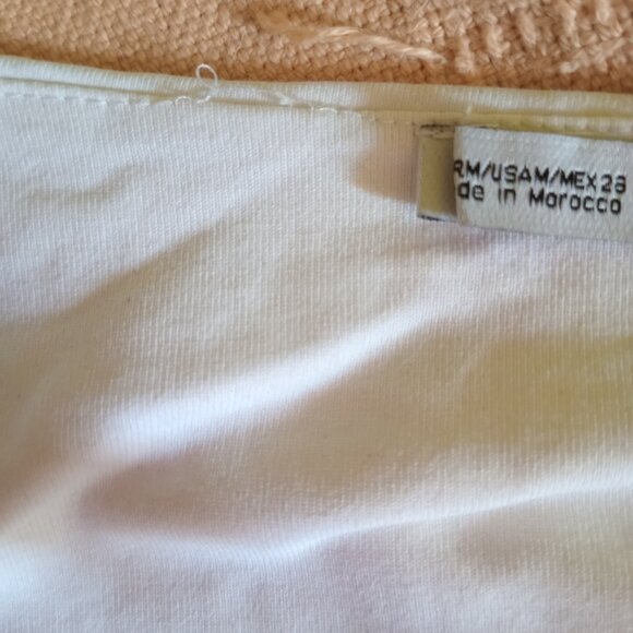 ZARA W/B COLLECTION WHITE SLEEVELESS TOP TANK ROUND NECK SIZE MEDIUM - Picture 9 of 9